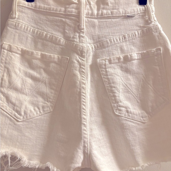 MOTHER High Waisted Tunnel Vision Cuff Fray Short 24 White - Picture 4 of 5